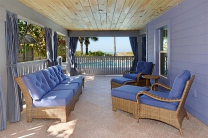 Lovely Poolside Getaway with Gulf Views near Tampa, Florida - Indian Rocks Beach, Florida - glamping.directory