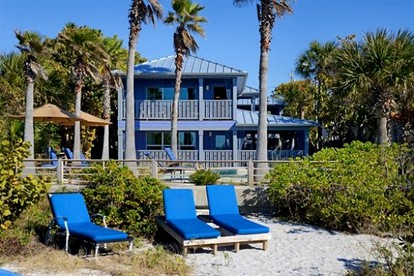 Lovely Poolside Getaway with Gulf Views near Tampa, Florida - glamping.directory