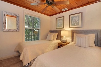 Lovely Poolside Getaway with Gulf Views near Tampa, Florida - Indian Rocks Beach, Florida - glamping.directory