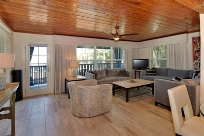 Lovely Poolside Getaway with Gulf Views near Tampa, Florida - Indian Rocks Beach, Florida - glamping.directory