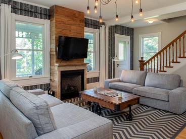 Modern Luxury Farmhouse with a Jacuzzi Tub near Woodstock, Vermont - glamping.directory