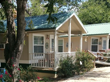 Adorable Cottage Rental on an Eco-Friendly Property near Dallas, Texas - Denton, Texas - glamping.directory