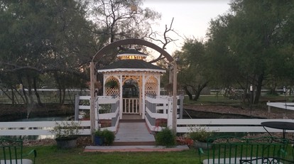 Adorable Cottage Rental on an Eco-Friendly Property near Dallas, Texas - Denton, Texas - glamping.directory