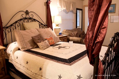 Adorable Cottage Rental on an Eco-Friendly Property near Dallas, Texas - Denton, Texas - glamping.directory