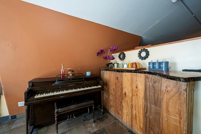 Rustic Group Bunkhouse Retreat with Yoga Deck & Mountain Views near Palomar Observatory, California - Palomar Mountain, California - glamping.directory