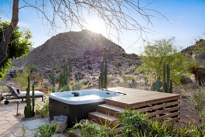 Incredible Vacation Rental with Hot-tub, Fire Pit and Great Sights in Joshua Tree, California - Joshua Tree, California - glamping.directory