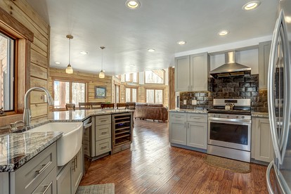 Amazing Breckenridge Cabin for 10, Perfect for Escapes to Slopes - Breckenridge, Colorado - glamping.directory