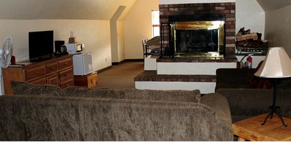 Cozy Bed and Breakfast Room for Rent in the Mountains of Greer, Arizona - Greer, Arizona - glamping.directory