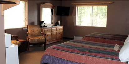 Cozy Bed and Breakfast Room for Rent in the Mountains of Greer, Arizona - Greer, Arizona - glamping.directory