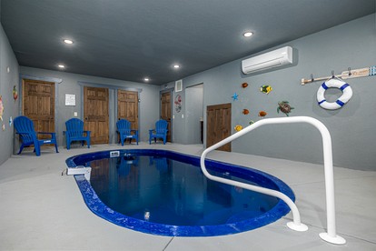 Unique Spacious Cabin with Hot-Tub and Pooltable in Gatlinburg, Tennessee - Gatlinburg, Tennessee - glamping.directory