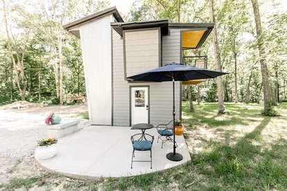 Charming Tiny House near Owensville, Missouri - Perfect for a Romantic Nature Escape - glamping.directory
