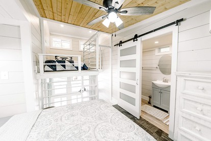 Charming Tiny House near Owensville, Missouri - Perfect for a Romantic Nature Escape - Canaan Township, Missouri - glamping.directory