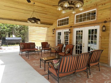Traditional Cabin Rental for a Family Getaway in Statesboro, Georgia - Statesboro, Georgia - glamping.directory