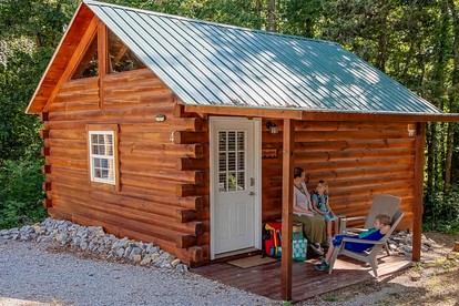 Romantic Log Cabin with a King Sized Bed in the Heart of Kentucky's Picturesque Countryside - glamping.directory