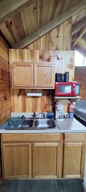 Romantic Log Cabin with a King Sized Bed in the Heart of Kentucky's Picturesque Countryside - Columbia, Kentucky - glamping.directory