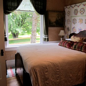 Romantic Vacation Rental with a Fireplace near Roseau, Minnesota - Warroad, Minnesota - glamping.directory