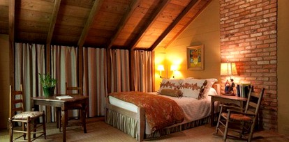 Scenic Bed and Breakfast Accommodation on Lake Martin near Lafayette, Louisiana - Breaux Bridge, Louisiana - glamping.directory