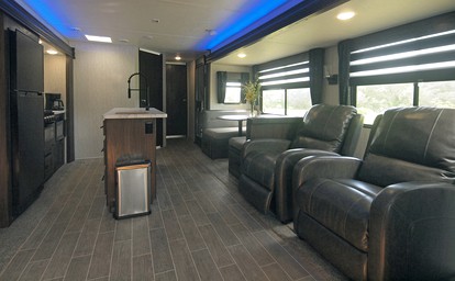 Brand-New Caravan Rental on a Ranch for a Romantic Getaway in Texas - Cat Spring, Texas - glamping.directory