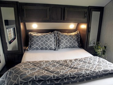 Brand-New Caravan Rental on a Ranch for a Romantic Getaway in Texas - Cat Spring, Texas - glamping.directory