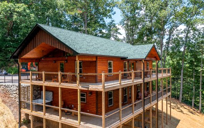 Luxury Vacation Rental with Private Home Cinema and Games Room for Families and Large Groups in Sevierville, Tennessee - glamping.directory