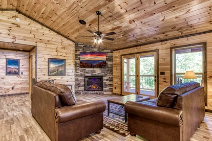 Luxury Vacation Rental with Private Home Cinema and Games Room for Families and Large Groups in Sevierville, Tennessee - Sevierville, Tennessee - glamping.directory