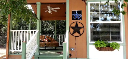Bed and Breakfast Cottages with Irish Charm in Denton, Texas - Denton, Texas - glamping.directory