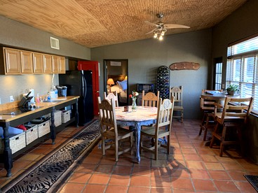 Mountainside Bandera Accommodation Perfect for a Great Vacation in Texas - Bandera, Texas - glamping.directory