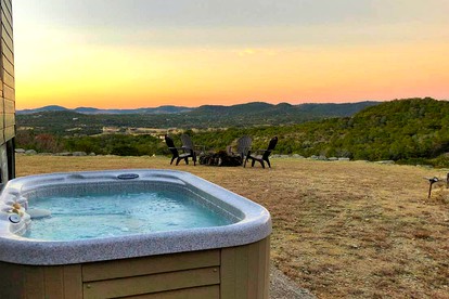 Mountainside Bandera Accommodation Perfect for a Great Vacation in Texas - Bandera, Texas - glamping.directory
