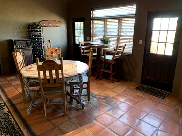 Mountainside Bandera Accommodation Perfect for a Great Vacation in Texas - Bandera, Texas - glamping.directory