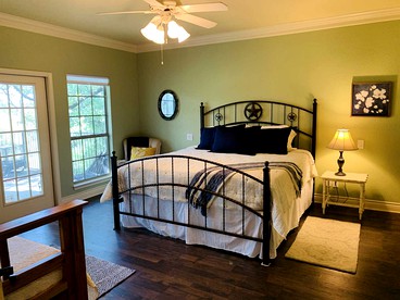 Peaceful Guadalupe River Retreat, Boerne, Texas - Boerne, Texas - glamping.directory
