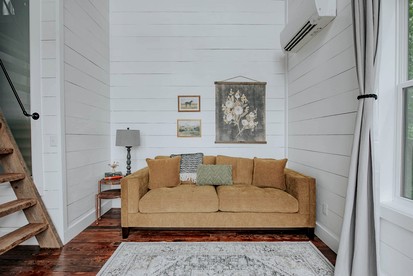Luxurious Cabin with Jacuzzi and Breathtaking Views in Georgia - Rising Fawn, Georgia - glamping.directory