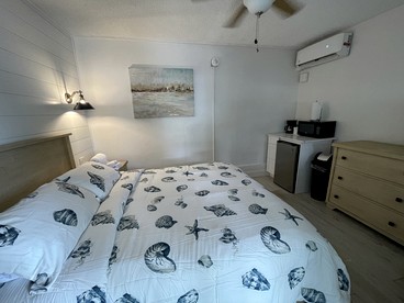 Cozy Suite Rental for Two at a Wonderful RV Park with Incredible Amenities in Key Largo, Florida - Key Largo, Florida - glamping.directory