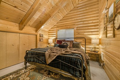 Wooden Spacious Cabin with Jacuzzi, Game Space and Fire Pit in Idaho - Island Park, Idaho - glamping.directory