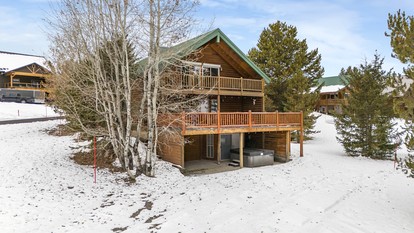 Wooden Spacious Cabin with Jacuzzi, Game Space and Fire Pit in Idaho - Island Park, Idaho - glamping.directory