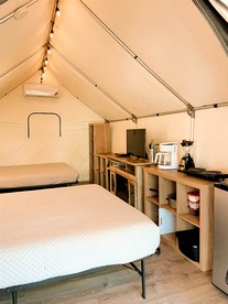 Fantastic Glamping Retreat in Texas: Comfortable and Fully-Equipped Safari Tent by the San Marcos River near Kingsbury - Kingsbury, Texas - glamping.directory