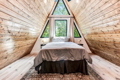 Fantastic A-Frame with Spa and Furnished Deck in Louisiana - New Iberia, Louisiana - glamping.directory