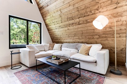 Fantastic A-Frame with Spa and Furnished Deck in Louisiana - New Iberia, Louisiana - glamping.directory