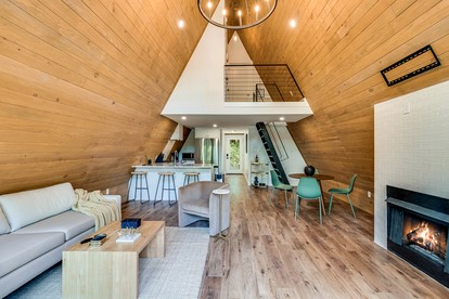 Fantastic A-Frame with Spa and Furnished Deck in Louisiana - New Iberia, Louisiana - glamping.directory