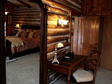 Beautiful Bedroom Suite Rental in Bed and Breakfast near Canandaigua Lake, New York - South Canandaigua, New York - glamping.directory