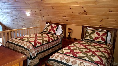 Secluded Cabin Getaway in the Mountain Town of Burnsville, North Carolina - Burnsville, North Carolina - glamping.directory