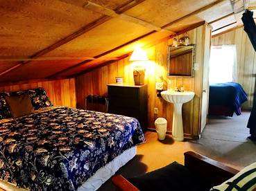 Pet-Friendly Cabin Retreat in the Ozarks of Scenic Newton County, Arkansas - Jasper, Arkansas - glamping.directory