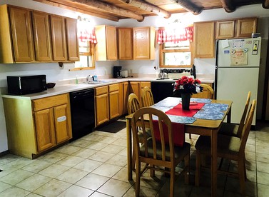 Pet-Friendly Cabin Retreat in the Ozarks of Scenic Newton County, Arkansas - Jasper, Arkansas - glamping.directory