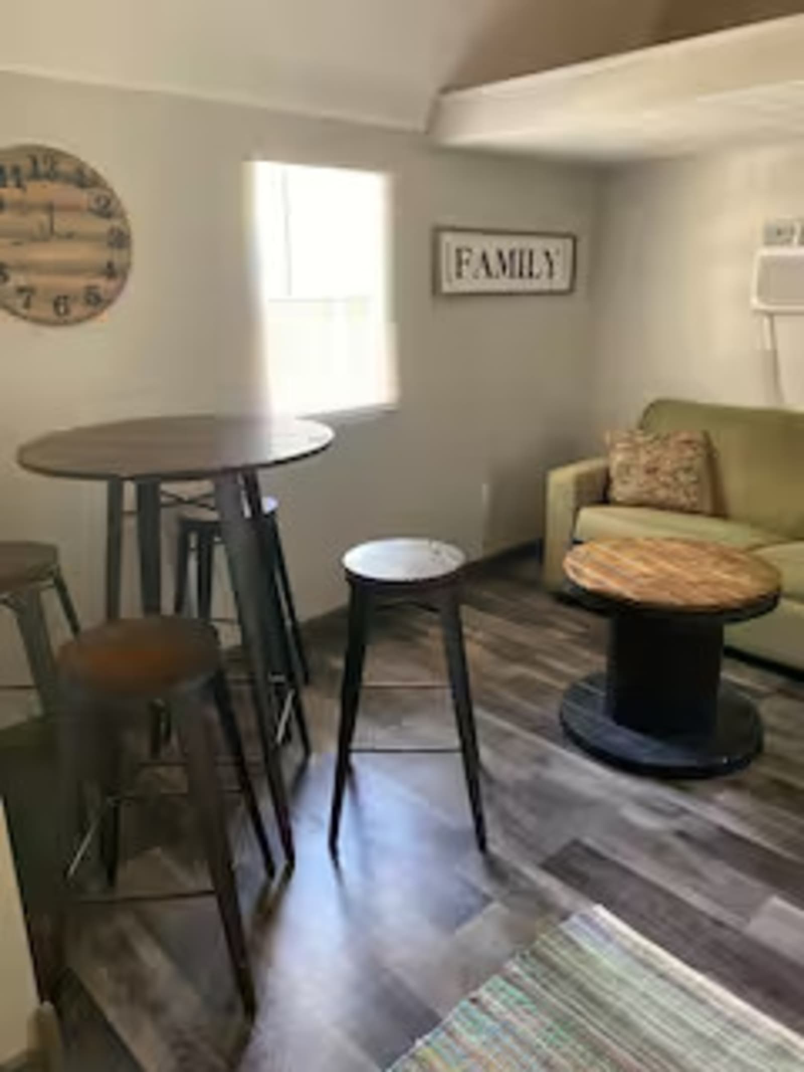 Homestead At Rocky Acres - Eureka Springs, Arkansas - glamping.directory
