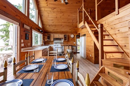 Lakefront Cabin Beautifully Design with Deck in Maine - Sidney, Maine - glamping.directory