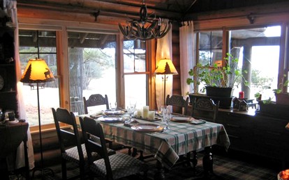Lovely Log Cabin with Spectacular Mountain Views in Brandon, Vermont - Brandon, Vermont - glamping.directory