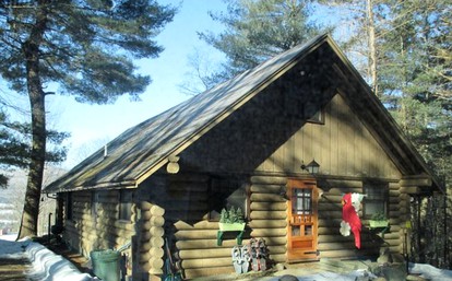 Lovely Log Cabin with Spectacular Mountain Views in Brandon, Vermont - Brandon, Vermont - glamping.directory