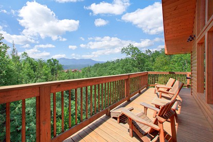 Delightful Cabin Rental in Gatlinburg for a Tennessee Vacation - Gatlinburg, Tennessee - glamping.directory