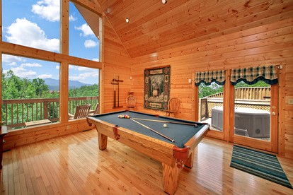 Delightful Cabin Rental in Gatlinburg for a Tennessee Vacation - Gatlinburg, Tennessee - glamping.directory