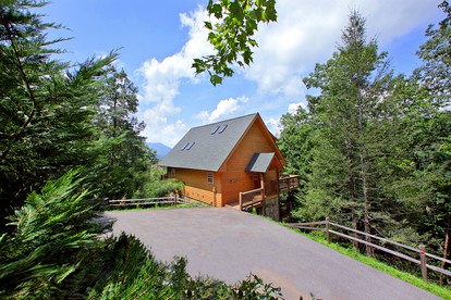 Delightful Cabin Rental in Gatlinburg for a Tennessee Vacation - glamping.directory