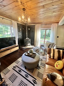 Quaint Cottage with Pond Access Perfect for Families in Brownfield, Maine - Brownfield, Maine - glamping.directory